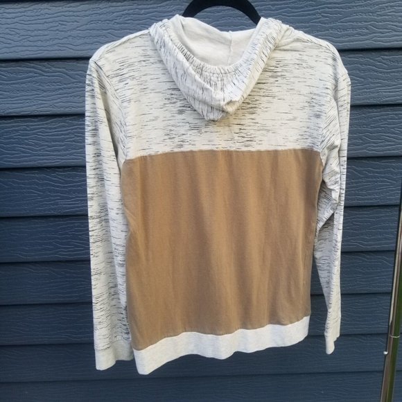 Lot of 4 Medium Shirts (2 tanks, two long sleeve) - Picture 7 of 15